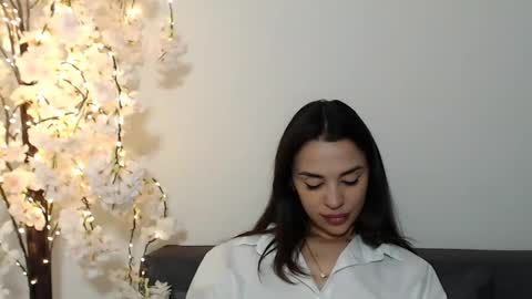 Snapshot of mika_gold7 chatting on October 30, 4:52 pm Mika online show from October 30, 4:52 pm