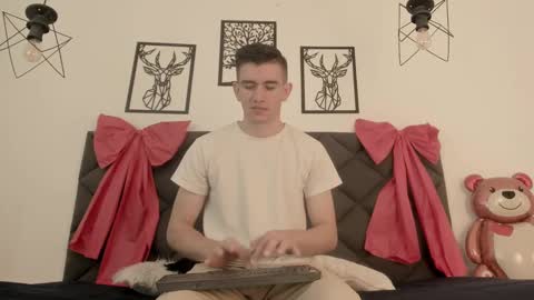 mikael online show from February 15, 4:47 am