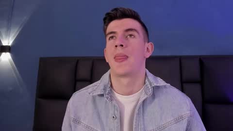 mikael online show from November 20, 4:23 am