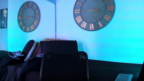 Mike 0233 online show from December 18, 4:09 am