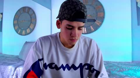 Mike 0233 online show from December 20, 3:58 am