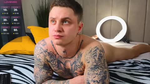 Snapshot of mike___magic chatting on January 30, 6:43 pm Mike Magic online show from January 30, 6:43 pm