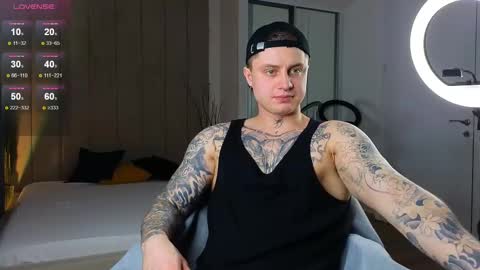 Snapshot of mike___magic chatting on February 13, 10:34 am Mike Magic online show from February 13, 10:34 am