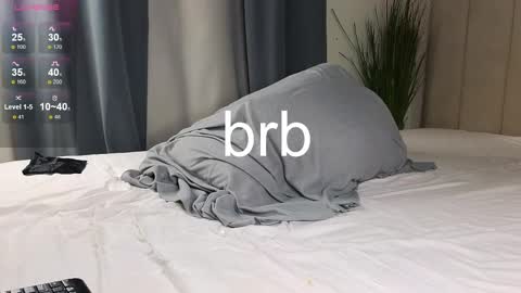 Snapshot of mike___magic chatting on February 20, 5:07 pm Mike Magic online show from February 20, 5:07 pm