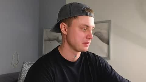 Snapshot of mike___magic chatting on March 11, 10:51 am Mike Magic online show from March 11, 10:51 am