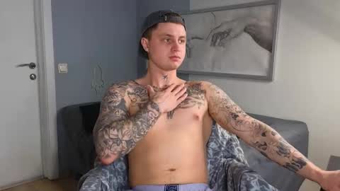 Snapshot of mike___magic chatting on March 11, 5:02 pm Mike Magic online show from March 11, 5:02 pm