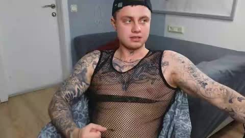 Snapshot of mike___magic chatting on March 12, 1:40 pm Mike Magic online show from March 12, 1:40 pm