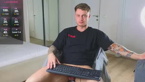 Snapshot of mike___magic chatting on November 28, 5:43 am Mike Magic online show from November 28, 5:43 am