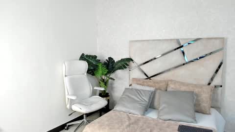 Mike Belle online show from December 4, 10:08 pm