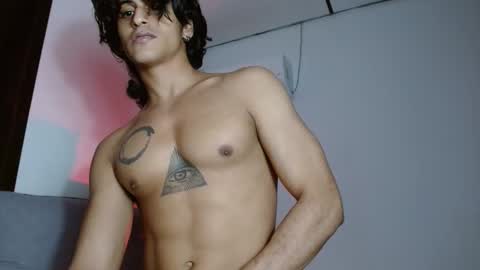 Snapshot of mike_d1030 chatting on December 8, 10:41 am mike_d1030 online show from December 8, 10:41 am