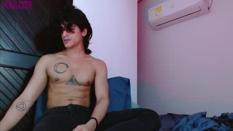 Snapshot of mike_d1030 chatting on January 16, 1:27 am mike_d1030 online show from January 16, 1:27 am