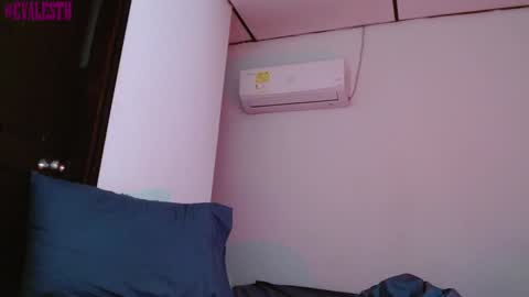 Snapshot of mike_d1030 chatting on January 16, 4:28 am mike_d1030 online show from January 16, 4:28 am