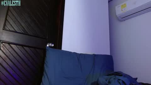 Snapshot of mike_d1030 chatting on January 17, 2:29 am mike_d1030 online show from January 17, 2:29 am