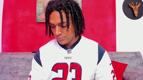 Snapshot of mike_estevess chatting on December 15, 1:00 pm online show from December 15, 1:00 pm