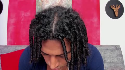 Snapshot of mike_estevess chatting on December 15, 10:15 pm online show from December 15, 10:15 pm