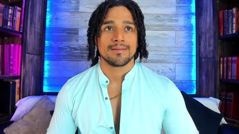 Snapshot of mike_estevess chatting on January 25, 11:32 pm online show from January 25, 11:32 pm