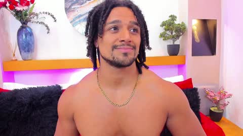 Snapshot of mike_estevess chatting on January 30, 9:36 am online show from January 30, 9:36 am