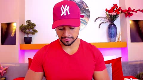 Snapshot of mike_estevess chatting on February 6, 8:39 am online show from February 6, 8:39 am