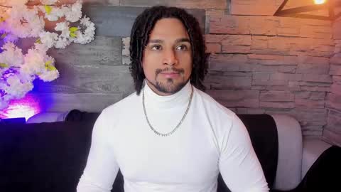 Snapshot of mike_estevess chatting on February 23, 6:23 pm online show from February 23, 6:23 pm