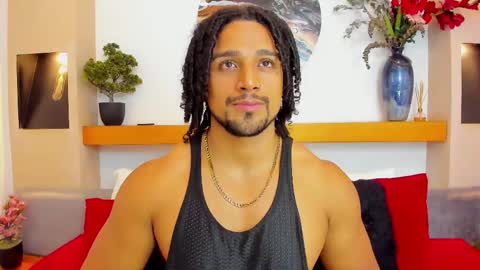 Snapshot of mike_estevess chatting on February 24, 1:24 am online show from February 24, 1:24 am