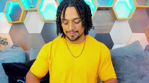 Snapshot of mike_estevess chatting on March 2, 1:47 am online show from March 2, 1:47 am