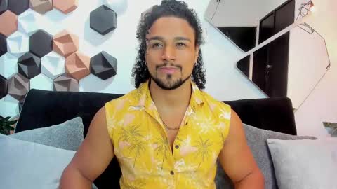 Snapshot of mike_estevess chatting on March 8, 12:20 pm online show from March 8, 12:20 pm