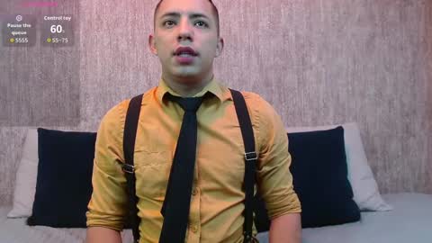 Snapshot of mike_fetiche chatting on October 31, 4:02 am mike_fetiche online show from October 31, 4:02 am