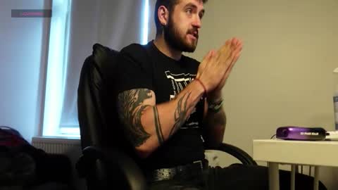 Snapshot of mike_platano chatting on September 29, 6:07 am MIKE PLATANO online show from September 29, 6:07 am