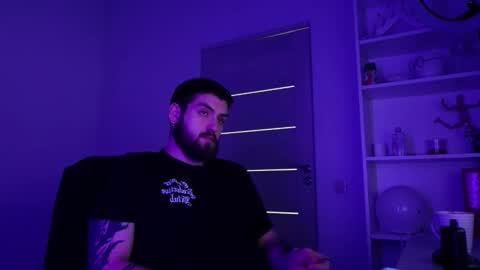 Snapshot of mike_platano chatting on November 28, 10:45 pm MIKE PLATANO online show from November 28, 10:45 pm