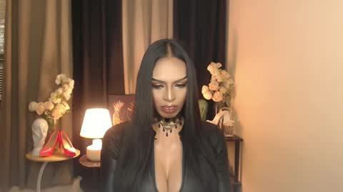 Mistress MikeyAlawi online show from December 30, 11:37 am
