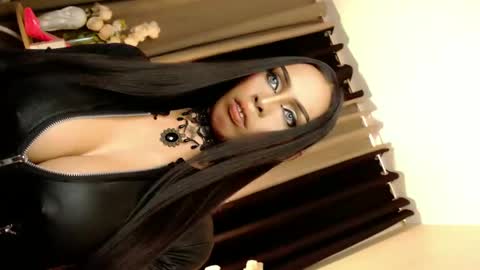 Mistress MikeyAlawi online show from February 28, 2:31 am