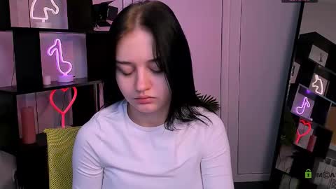 miki_ti online show from November 9, 5:50 am