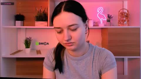 miki_ti online show from November 22, 9:30 am