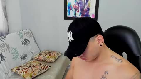 Snapshot of mikke_love chatting on February 20, 2:24 pm MIKKE online show from February 20, 2:24 pm