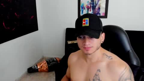 Snapshot of mikke_love chatting on October 2, 1:29 pm MIKKE online show from October 2, 1:29 pm