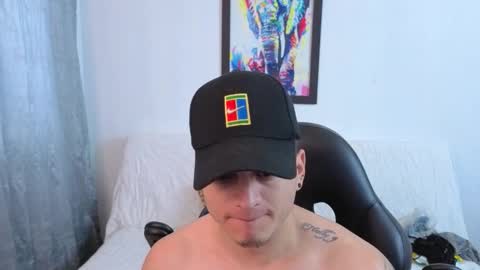 Snapshot of mikke_love chatting on November 15, 1:51 pm MIKKE online show from November 15, 1:51 pm