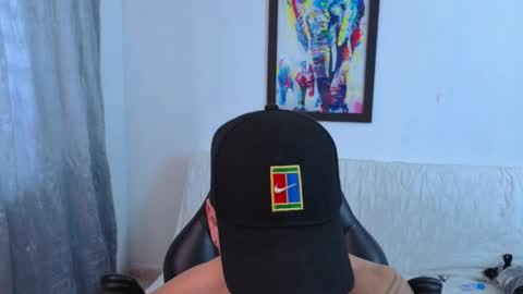 Snapshot of mikke_love chatting on November 18, 1:26 pm MIKKE online show from November 18, 1:26 pm