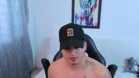 Snapshot of mikke_love chatting on November 19, 1:00 pm MIKKE online show from November 19, 1:00 pm