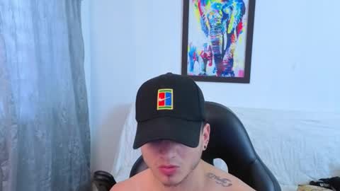 Snapshot of mikke_love chatting on November 23, 1:11 pm MIKKE online show from November 23, 1:11 pm