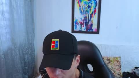 Snapshot of mikke_love chatting on November 25, 12:27 pm MIKKE online show from November 25, 12:27 pm