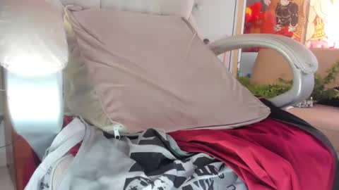 Snapshot of mila_dash chatting on September 25, 12:42 pm Mila Dash online show from September 25, 12:42 pm