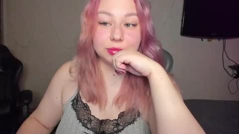Mila shy sensual person  online show from December 3, 8:12 am