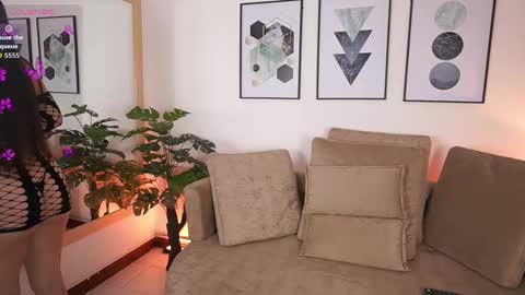 milacrave online show from September 19, 11:44 am