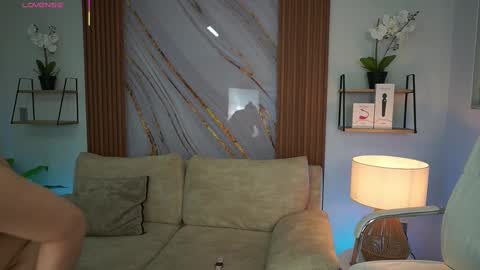 milacrave online show from October 2, 11:39 am