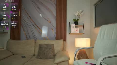 milacrave online show from October 11, 11:42 am