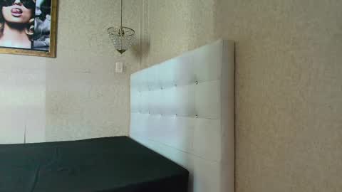 miladiosa online show from October 29, 11:56 am