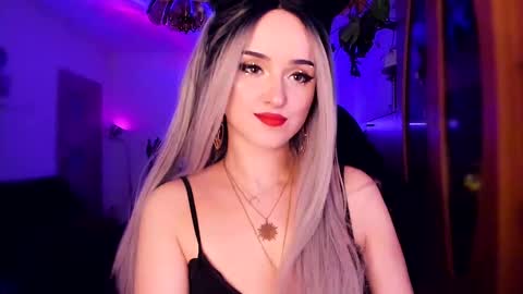 Snapshot of miladyjolie chatting on January 22, 4:13 am MiladyJolie online show from January 22, 4:13 am