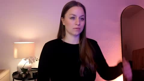 Snapshot of milafleur chatting on January 30, 8:32 am Mila Fleur online show from January 30, 8:32 am