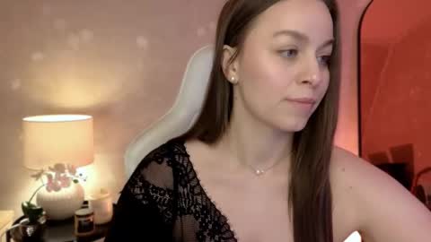 Snapshot of milafleur chatting on December 16, 3:06 pm Mila Fleur online show from December 16, 3:06 pm