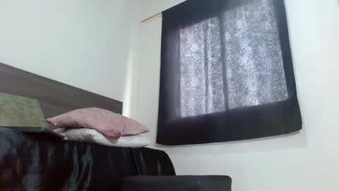 Snapshot of milahot23 chatting on January 10, 5:02 pm mila online show from January 10, 5:02 pm